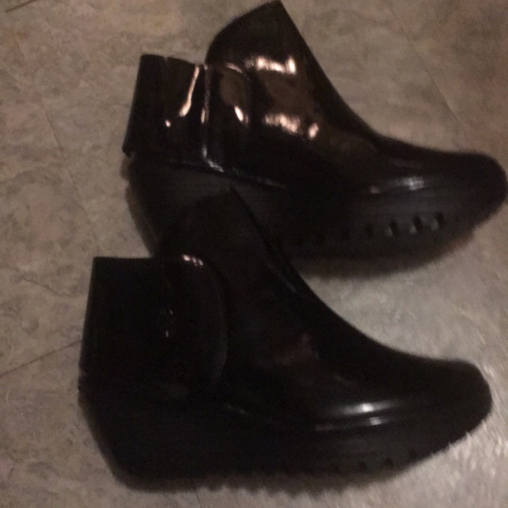 Fly London black patient leather// brand new